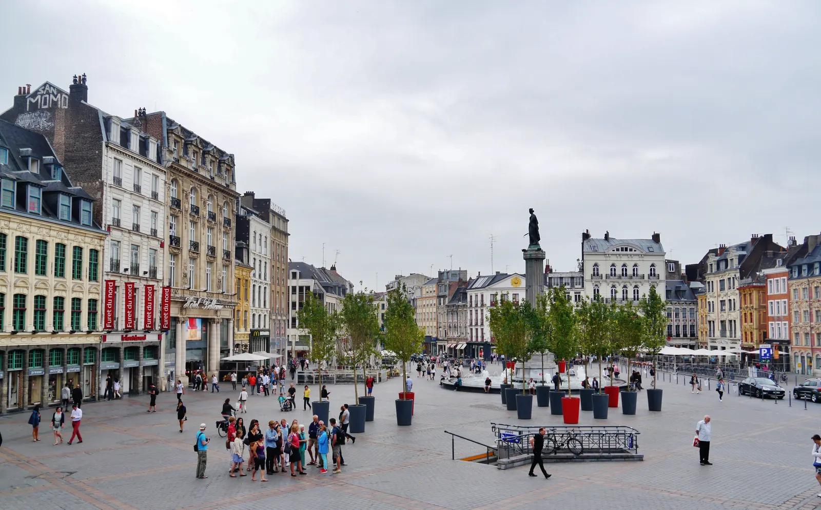 La Grand-Place (place Charles-de-Gaulle) de Lille